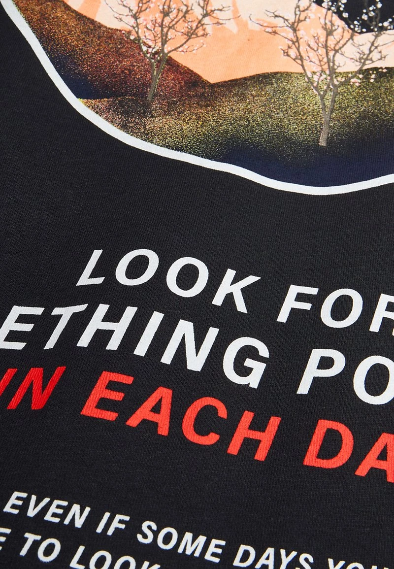 Pier One Hombre Camiseta Estampada - Black - Imagen 3