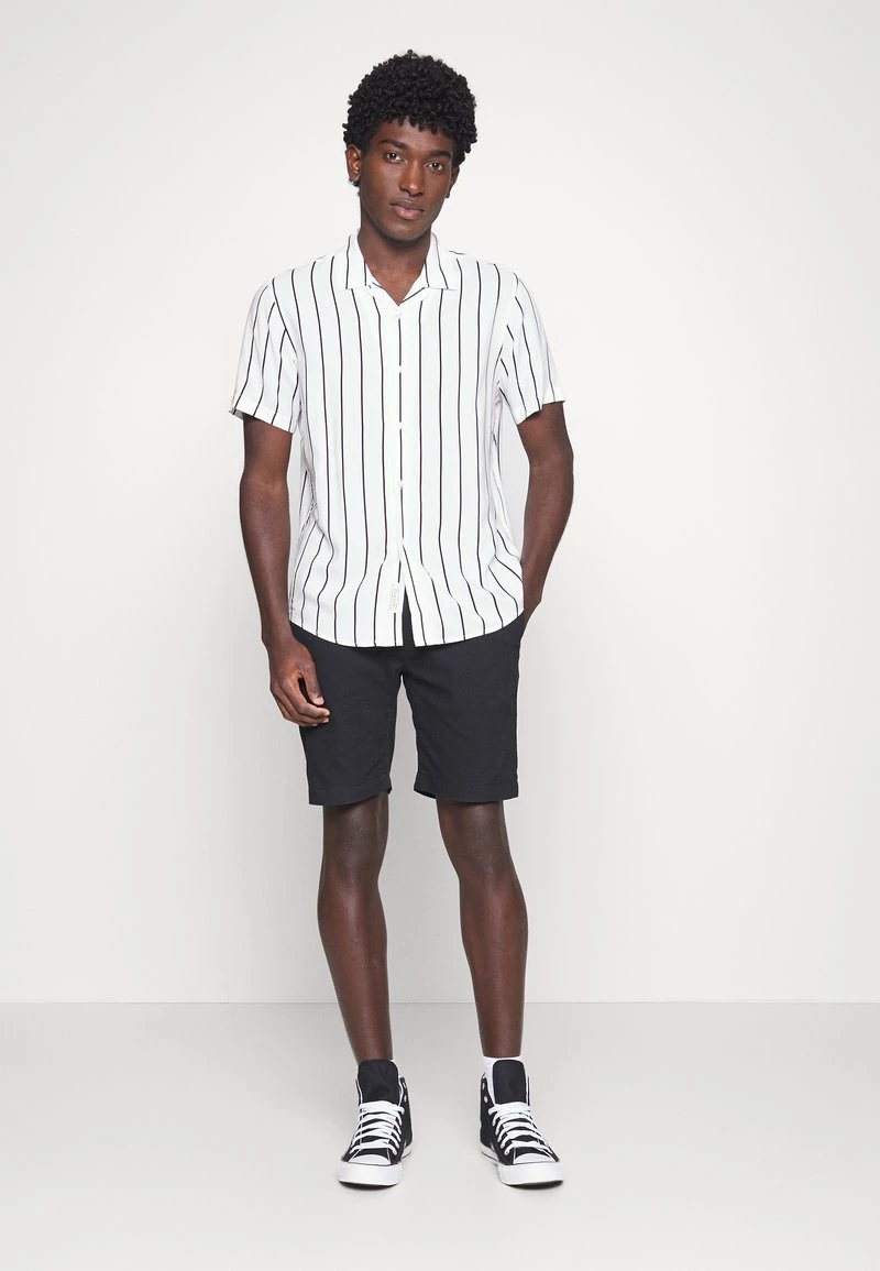 Pier One Hombre 2 PACK - Camisa - Black/white - Imagen 2