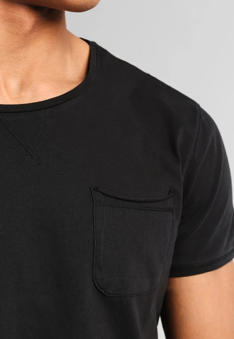 Pier One Hombre Camiseta Básica - Black - Imagen 5