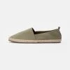 Pier One Unisexo RENA ESPADRILLE UNISEX - Alpargatas - Olive