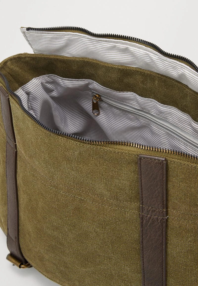 Pier One Hombre Bandolera - Oliv - Imagen 5