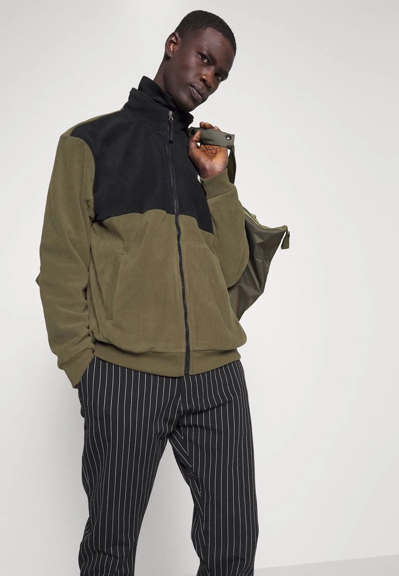 Pier One Hombre Forro Polar - Black/olive - Imagen 4